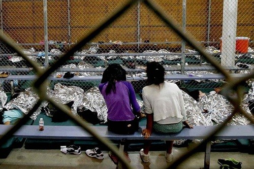 Más de 200 niños migrantes aún en custodia de los Estados Unidos