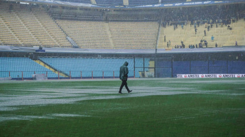 Final de la Copa Libertadores entre Boca y River suspendido a causa de lluvias