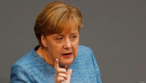 Angela Merkel pide un 'verdadero ejército europeo'