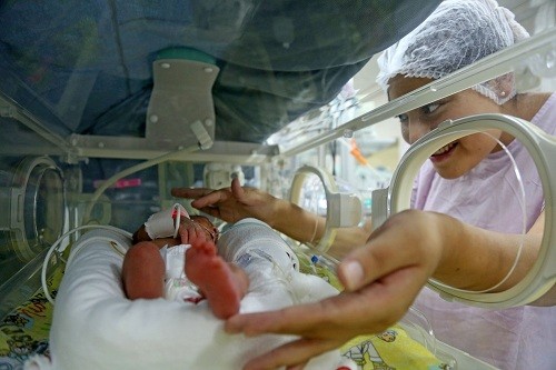Alrededor de 100 mil bebés prematuros nacen al año en el Perú