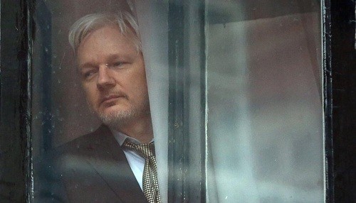 El abogado de Assange: Ecuador podría estar planeando la extradición bajo acuerdo con el Reino Unido y los Estados Unidos