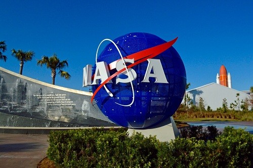La NASA podría comenzar a vender boletos para turistas al espacio