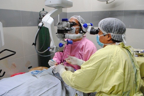 Cerca de mil cirugías de cataratas realizaron en Hospital Cayetano Heredia durante 2018