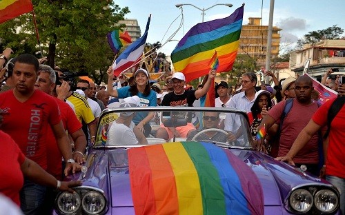 Cuba decide desechar la ley de matrimonio entre personas del mismo sexo en una nueva constitución