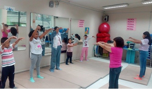 EsSalud Almenara promueve estilos de vida saludable para niños a través del taichi