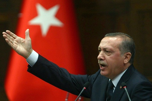 Turquía: Erdogan reprende a Bolton y pide a Estados Unidos que entregue las bases de Siria