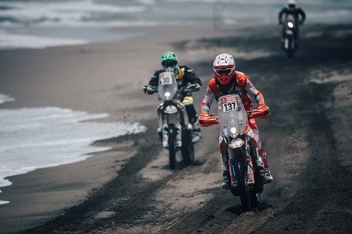 Rally Dakar 2019: César Pardo continúa sorprendiendo en la competencia