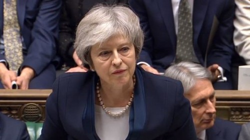 Theresa May se juega la vida: la Cámara de los Comunes decide hoy si se queda o se va