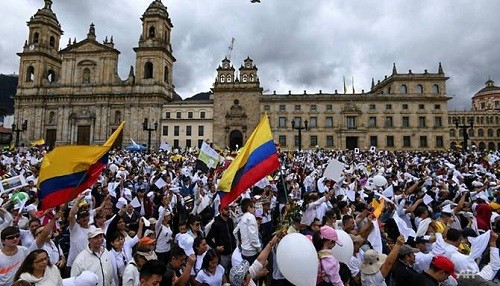 Colombia: los rebeldes del ELN se atribuyeron el ataque contra la academia de policía