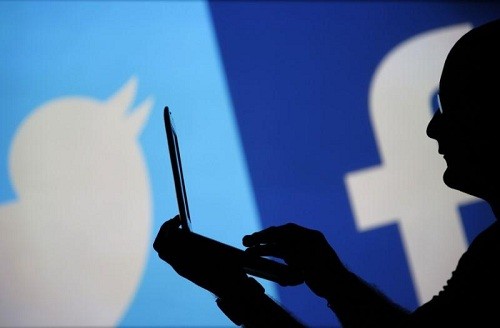 Rusia: el regulador de medios comunicación lanza 'procedimientos administrativos' contra Facebook, Twitter