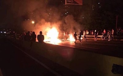 Venezuela: una noche más de protestas callejeras contra Nicolás Maduro