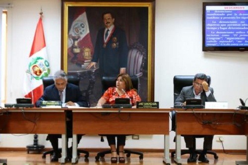 Perú: Comisión de ética aprueba informe que recomienda suspender 120 días a congresista López Vilela