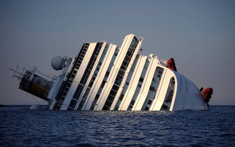 Costa Concordia llevaba 'caja negra' rota antes de su naufragio