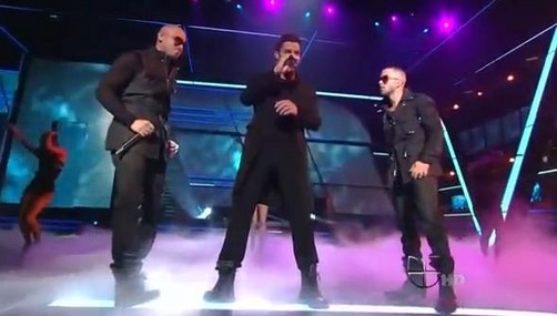 Ricky Martin junto a Wisin & Yandel en los Premios Juventud 2011 (video)
