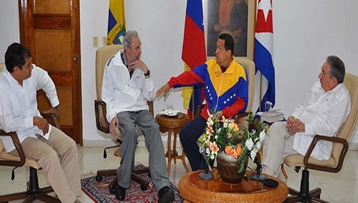 Hugo Chávez sostuvo reunión con Correa, Fidel y Raúl Castro
