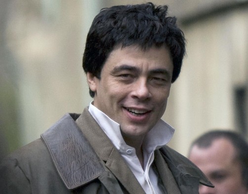 Benicio del Toro y la hija de Rod Stewart son padres de un niña