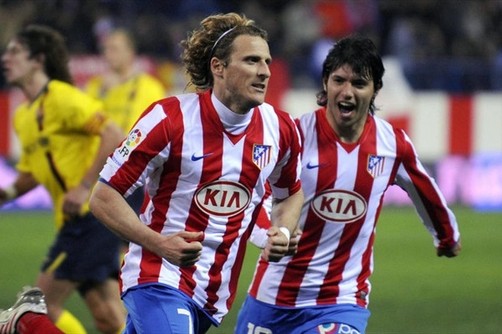 Diego Forlán señaló que todavía tiene contrato con Atlético Madrid