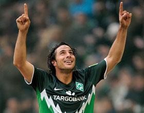 Claudio Pizarro forma parte del equipo ideal de la Bundesliga