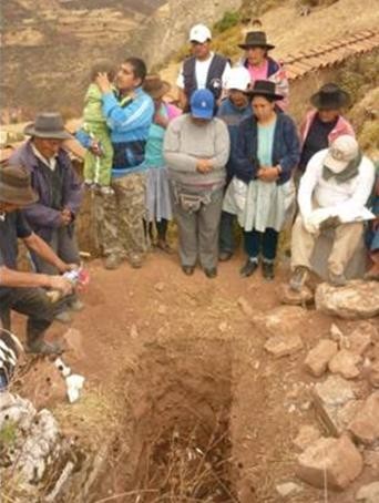 Exhuman restos de víctimas asesinadas en Paras - Ayacucho en 1983
