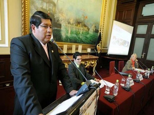 Fuerza 2011 suspendió a Néstor Valqui