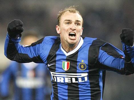 Liverpool va por Cambiasso