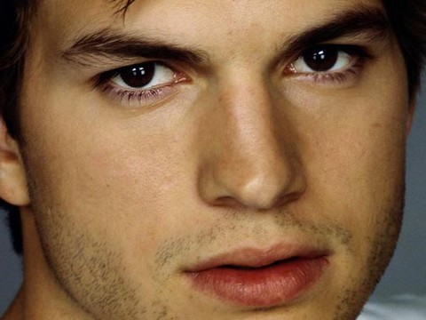 Ashton Kutcher seguirá en 'Two and a Half Men'