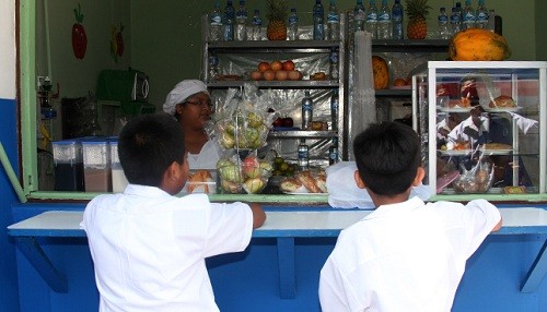 Quioscos escolares deben contar con agua segura y electricidad para promover la alimentación saludable