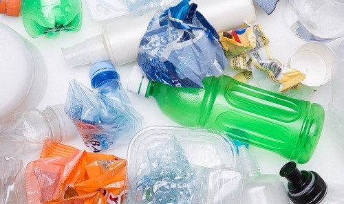 La Unión Europea avanza hacia la prohibición de los plásticos de un solo uso