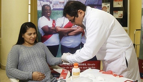 Más de 2000 profesionales de salud son capacitados para luchar contra la anemia en el país