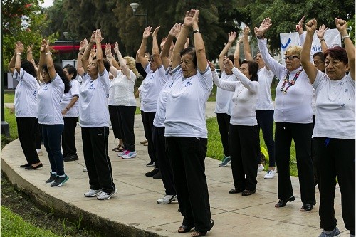 EsSalud promueve actividad física en adultos mayores para prevenir enfermedades crónicas