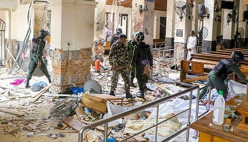 Explosiones de bombas del domingo de Pascua matan a 290 personas en Sri Lanka