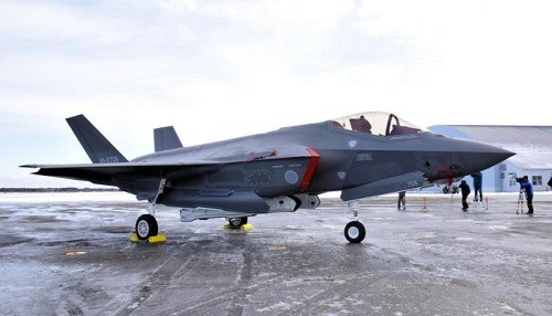 Japón encuentra partes del avión de combate F35 estrellado en abril
