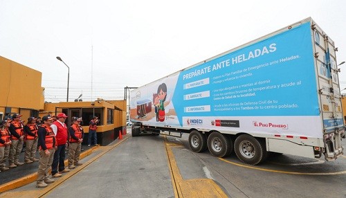 Camiones con ayuda humanitaria parten hacia regiones altoandinas en previsión de temporada de heladas