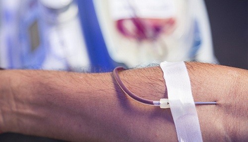Un donante voluntario de sangre puede salvar tres vidas