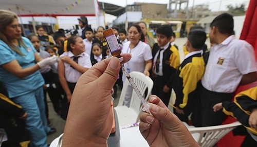 Ministra de Educación exhorta a familias e instituciones educativas brindar las facilidades para que los niños sean vacunados