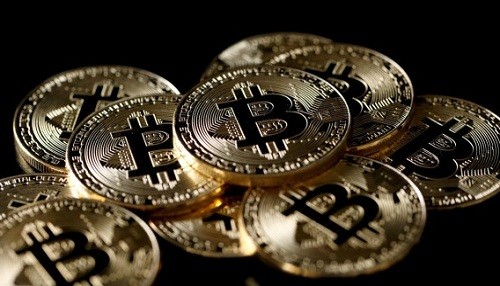 Bitcoin se eleva por encima de $ 11,000 por primera vez en 15 meses