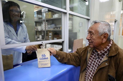 EsSalud entrega medicamentos en bolsas de papel para preservar el medio ambiente