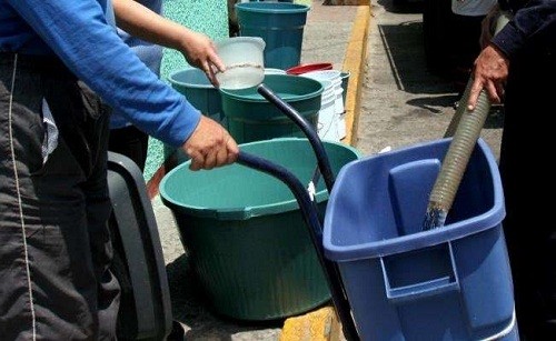 Almacenar agua es necesario para afrontar corte del servicio Almacenar agua es necesario para afrontar corte del servicio