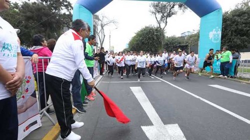 Más de dos mil personas participaron en la Carrera Lima Corre 5k para Donar Sangre