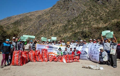 Cerca de 400 kilos de residuos son recolectados en jornada de limpieza en la Red de Caminos Inca del SH de Machupicchu