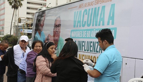 Bus de vacunación contra la influenza realiza su último recorrido