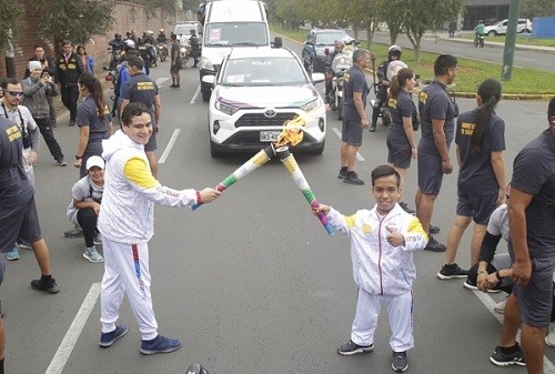 Cinco para deportistas en recorrido de la antorcha Parapanamericana