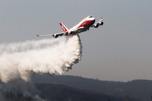 Bolivia: SuperTanker llegó esta madrugada a Santa Cruz para combatir los incendios forestales