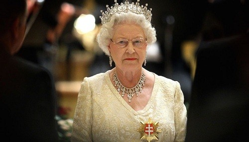 La reina Isabel aprobó la suspensión del Parlamento británico