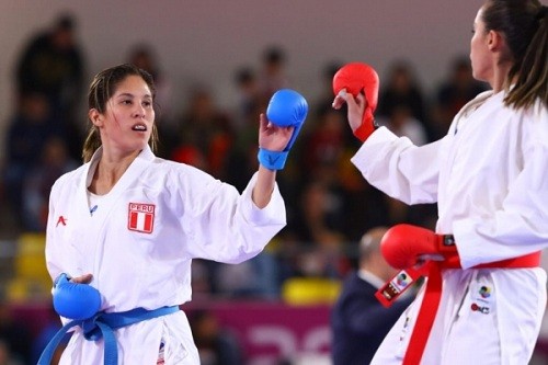 Alexandra Grande e Ingrid Aranda rumbo a La Premier League de Tokio