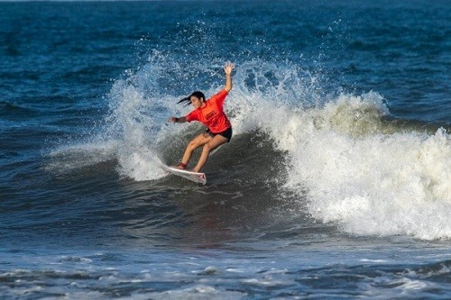 Daniella Rosas y Sofía Mulanovich destacan en el ISA World en Japón