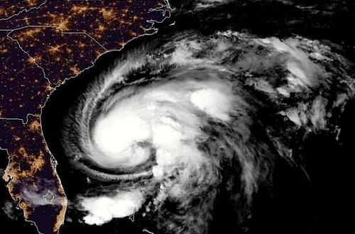 El huracán Humberto crece en fuerza a medida que se aleja de Florida