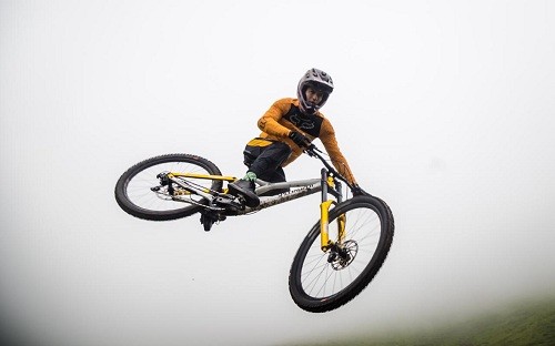 Sebastián Alfaro gana en Pachacamac, toma el liderato de la Copa Downhill y el Sudamericano es su próximo reto