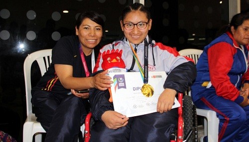 Huancaína Milenka Vásquez ganó dos medallas de oro en paranatación
