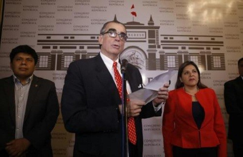 Pedro Olaechea: el Congreso, dentro del marco constitucional, se mantiene en funciones Pedro Olaechea: el Congreso, dentro del marco constitucional, se mantiene en funciones